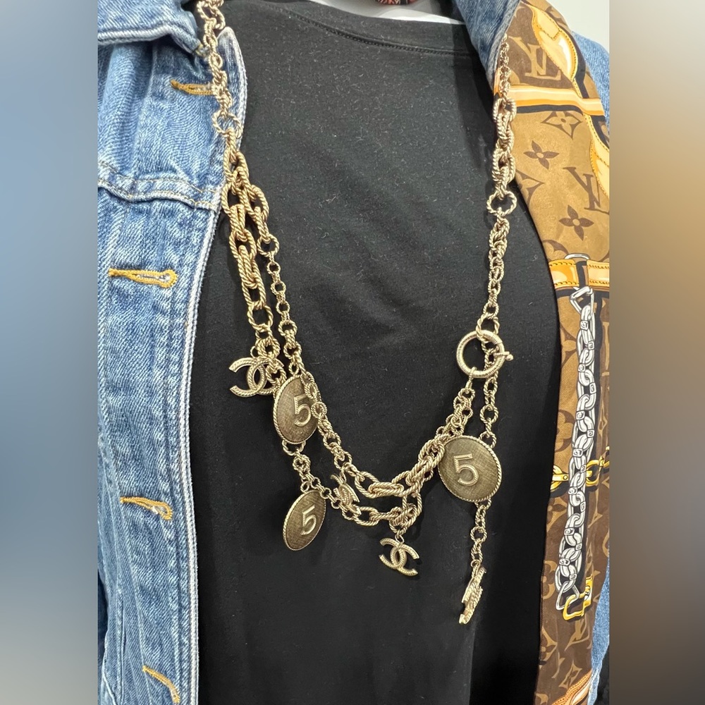 Authentic CHANEL B 13P No.5 CC Chain Belt/Necklace - Picture 4 of 16